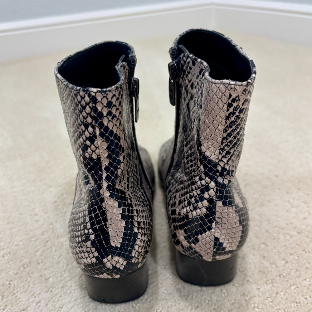 Marc Fisher Tammea Faux Snakeskin Western Fashion Ankle Boots - sz 9 - Picture 3 of 5